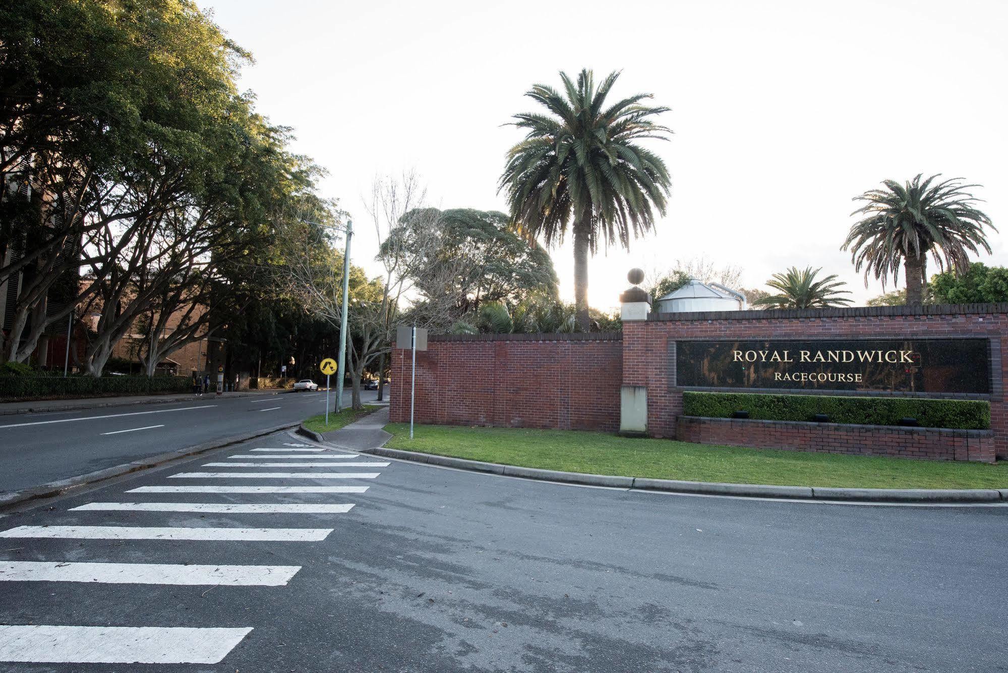 Racecourse Space Pop Up Randwick Extérieur photo